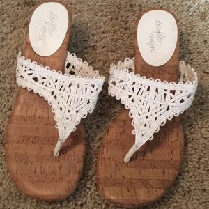 Dexflex comfort white Adorable slides